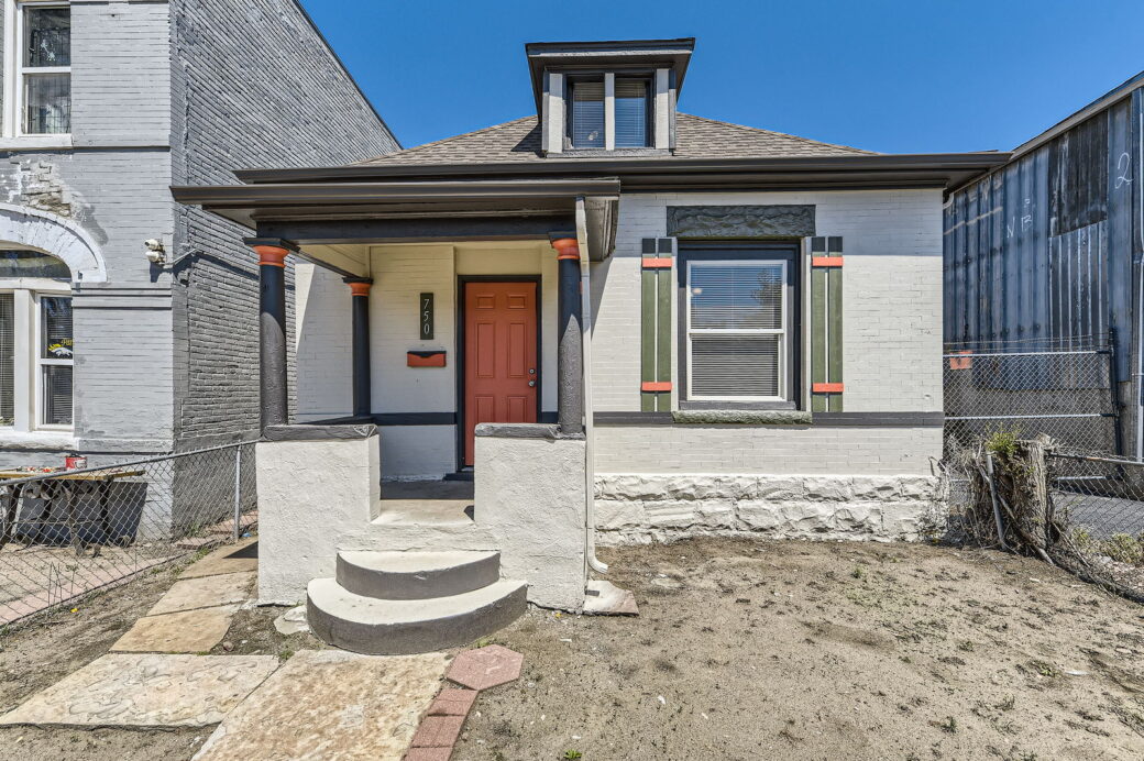 750 Lipan St – Web Quality – 007 – 04 Exterior Front