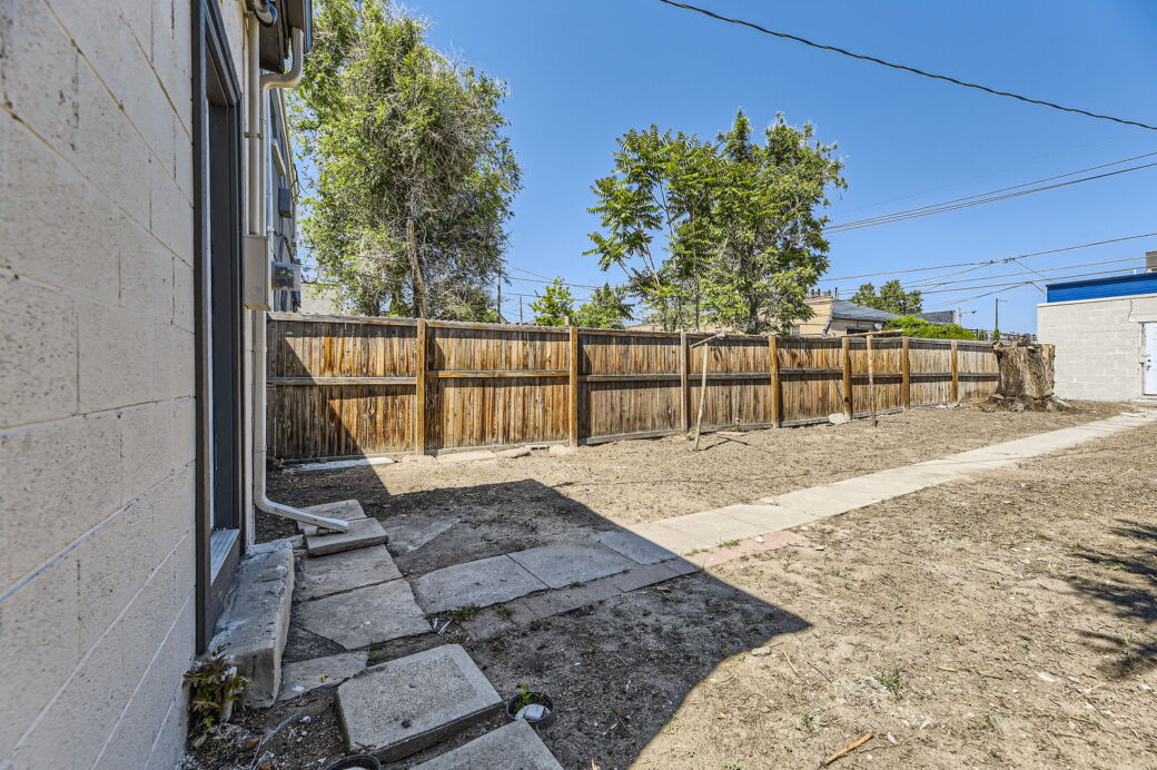 750 Lipan St – Web Quality – 027 – 26 Patio