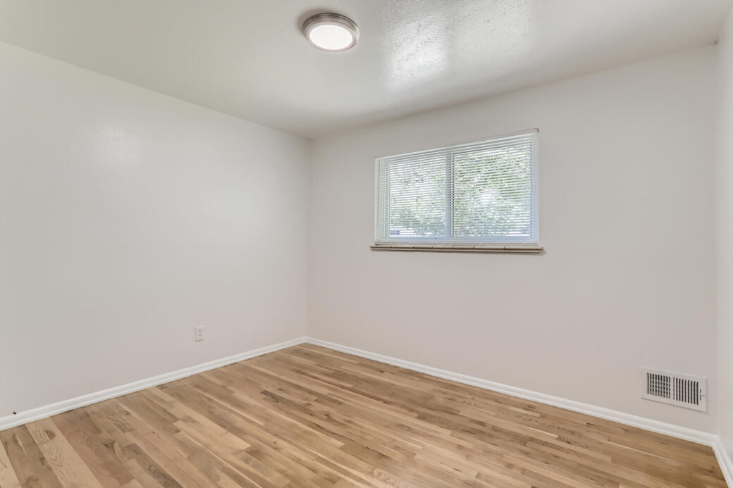 3178 Salem St Aurora CO 80011-large-013-011-Bedroom-1500×1000-72dpi