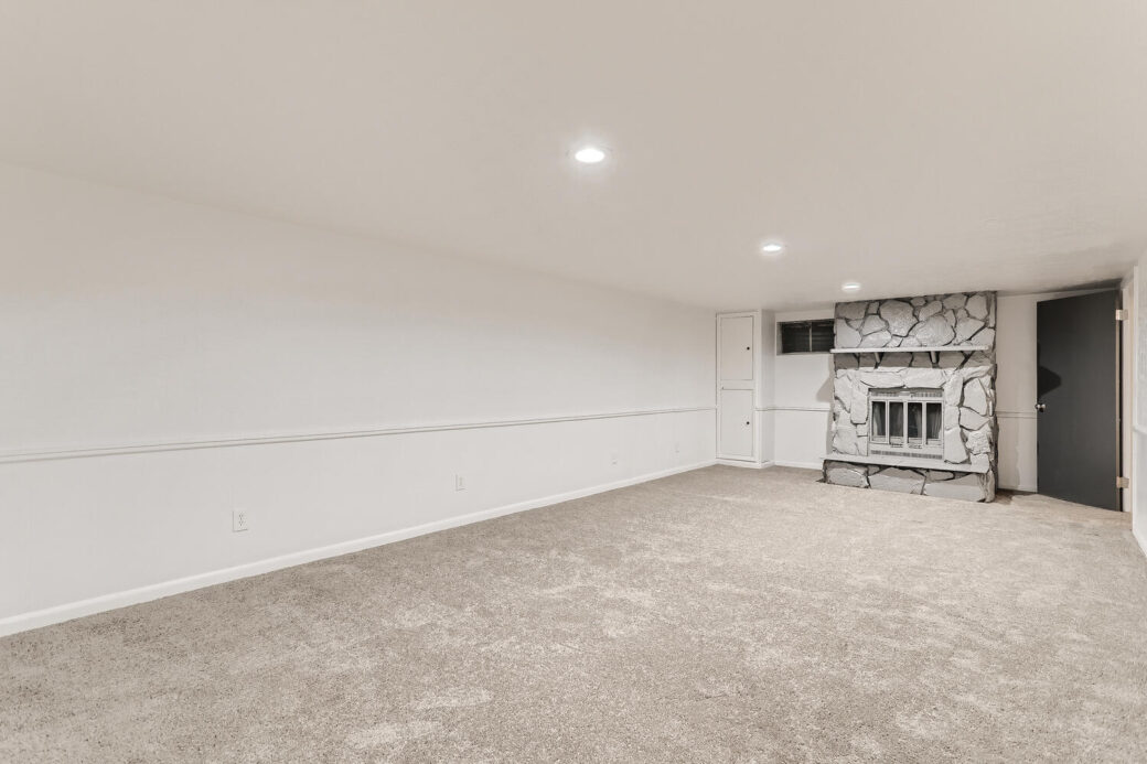 3178 Salem St Aurora CO 80011-large-015-017-Lower Level Family Room-1500×1000-72dpi