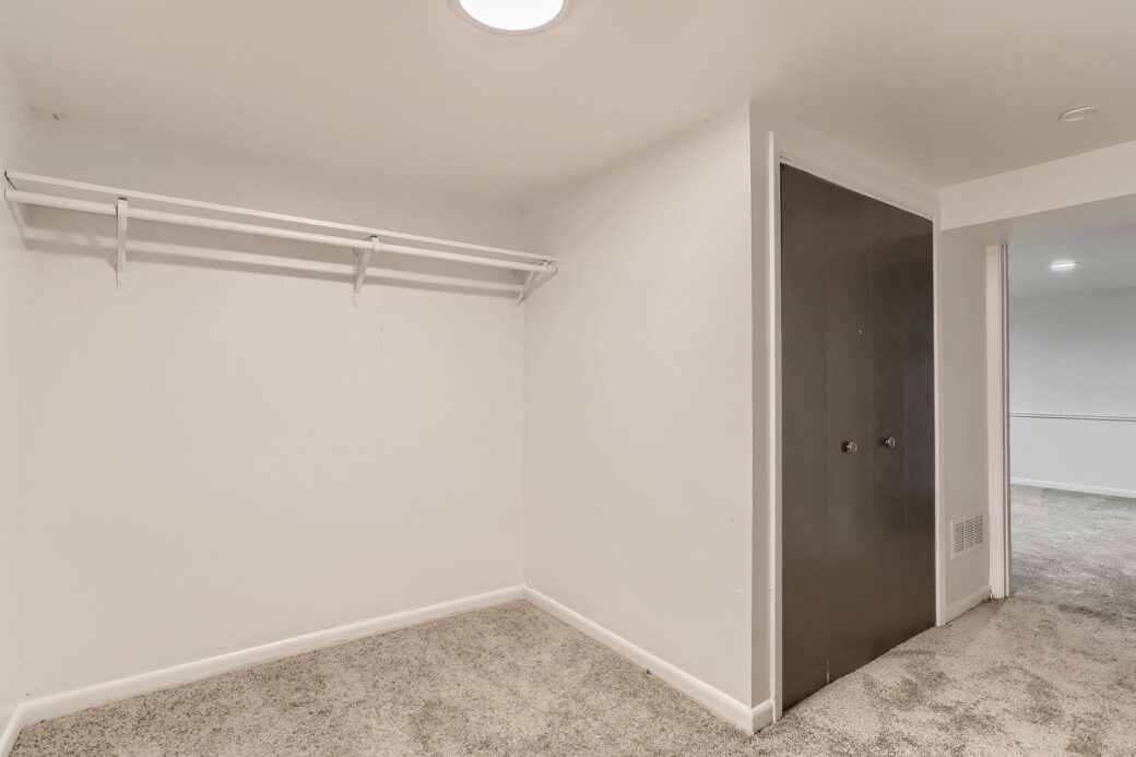 3178 Salem St Aurora CO 80011-large-021-027-Lower Level Bedroom-1500×1000-72dpi