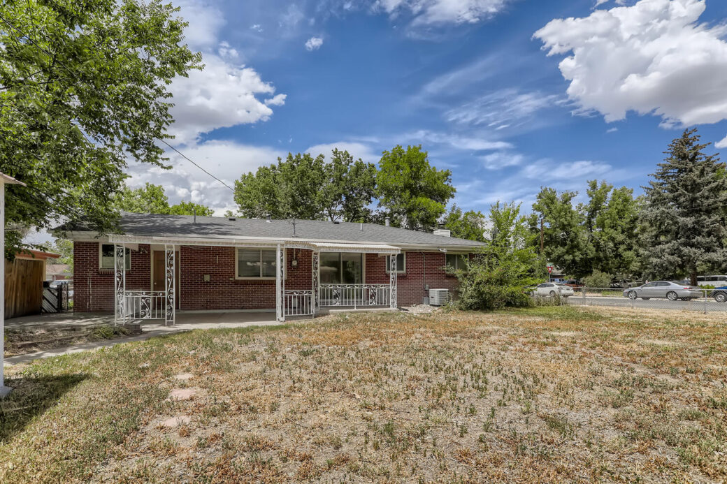 3178 Salem St Aurora CO 80011-large-026-026-Exterior Rear-1500×1000-72dpi