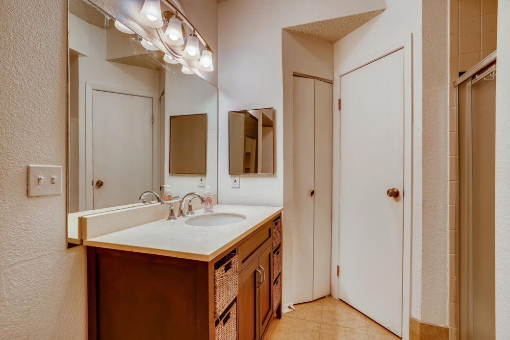 6001 S Yosemite St Unit F 201-large-018-014-Primary Bathroom-1500×1000-72dpi