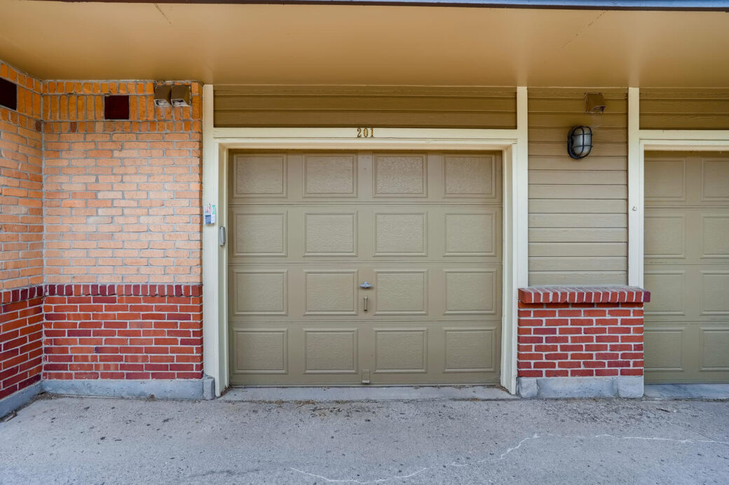 6001 S Yosemite St Unit F 201-large-024-019-Garage-1500×1000-72dpi