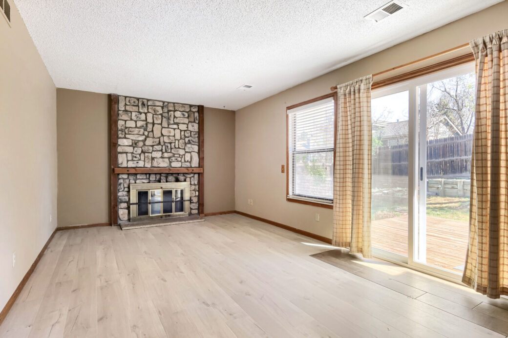18911 E Loyola Cir – Web Quality – 004 – 04 Living Room