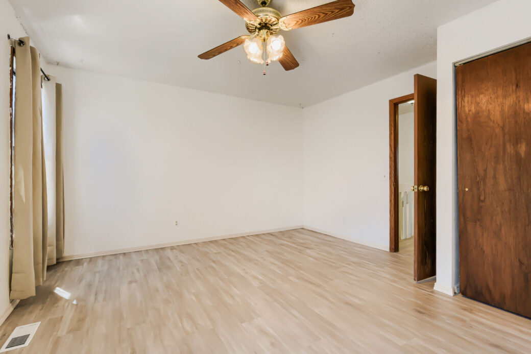 18911 E Loyola Cir – Web Quality – 018 – 18 Primary Bedroom