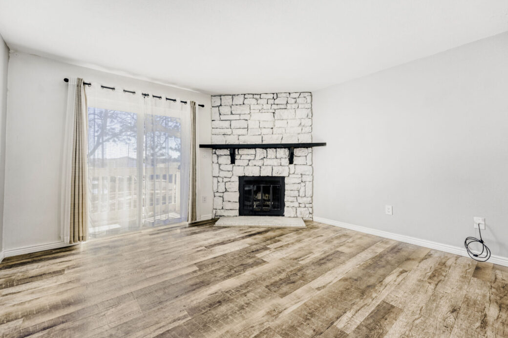 4400 S Quebec St P104 – Web Quality – 005 – 04 Living Room