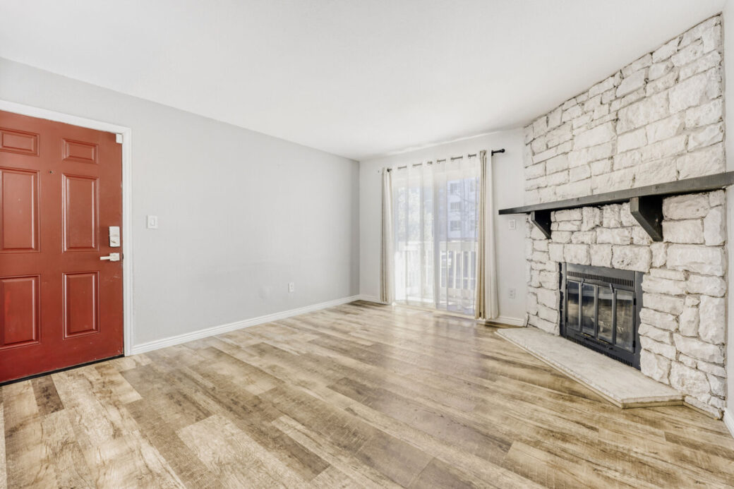 4400 S Quebec St P104 – Web Quality – 007 – 06 Living Room