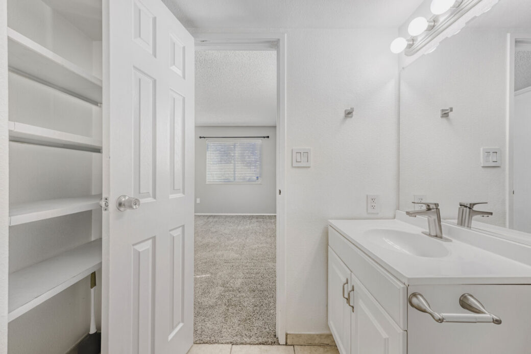 4400 S Quebec St P104 – Web Quality – 024 – 23 Primary Bathroom