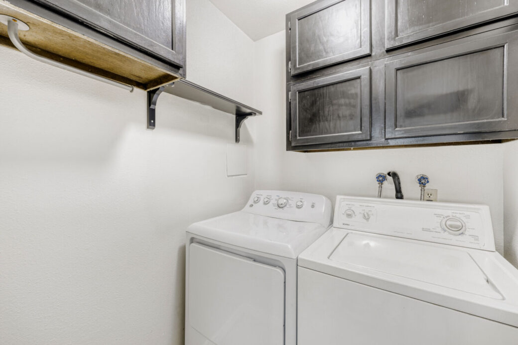 4400 S Quebec St P104 – Web Quality – 027 – 26 Laundry Room