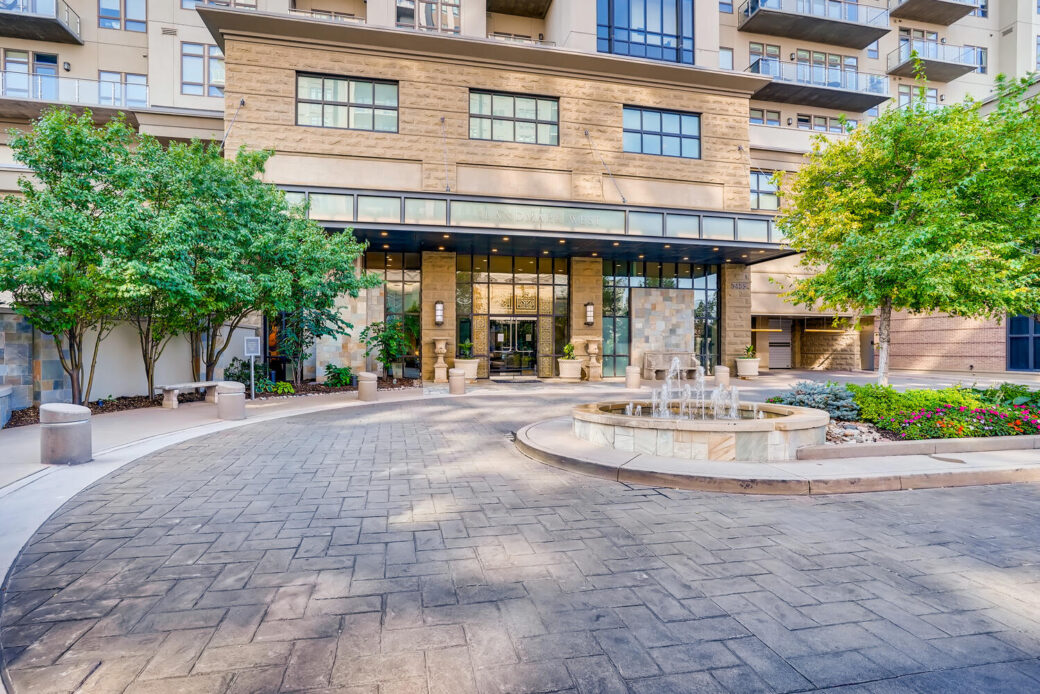 5455 Landamark Pl Unit 1016-large-002-009-Exterior Front Entry-1499×1000-72dpi