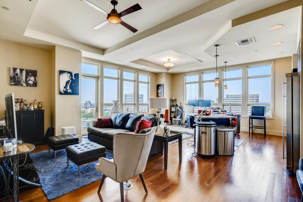 5455 Landamark Pl Unit 1016-large-004-002-Living Room-1500×1000-72dpi