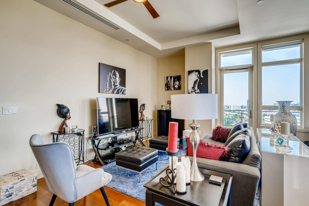 5455 Landamark Pl Unit 1016-large-006-007-Living Room-1500×1000-72dpi