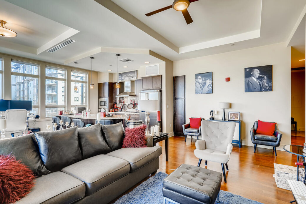 5455 Landamark Pl Unit 1016-large-007-006-Living Room-1500×1000-72dpi