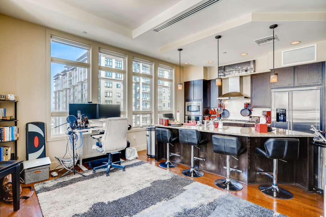 5455 Landamark Pl Unit 1016-large-010-014-Kitchen-1500×1000-72dpi