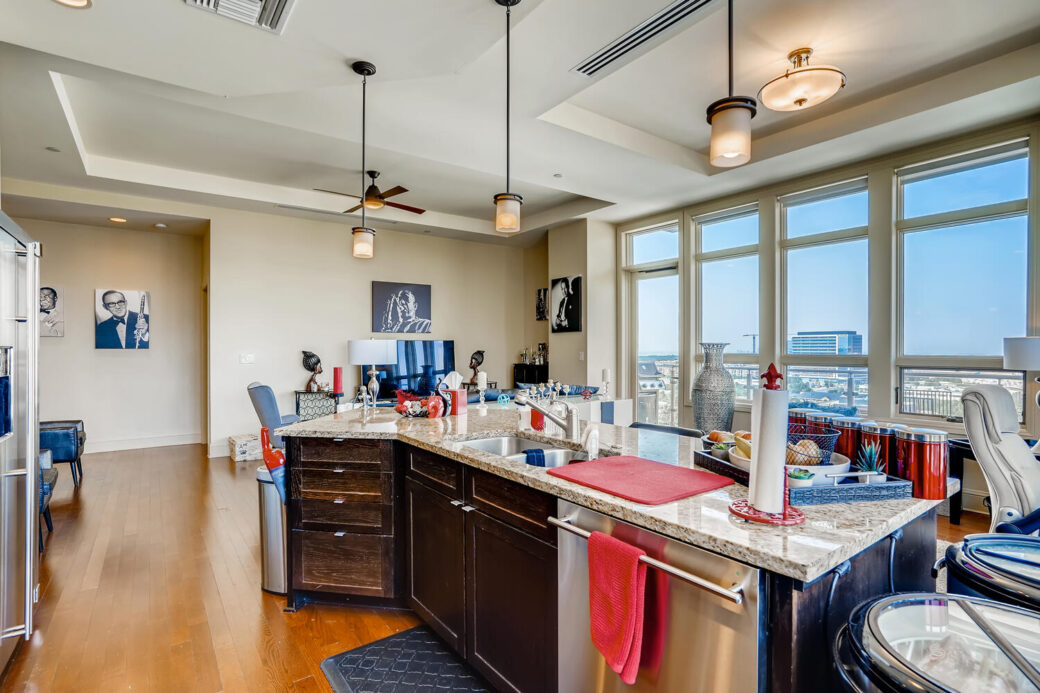 5455 Landamark Pl Unit 1016-large-012-003-Kitchen-1500×1000-72dpi
