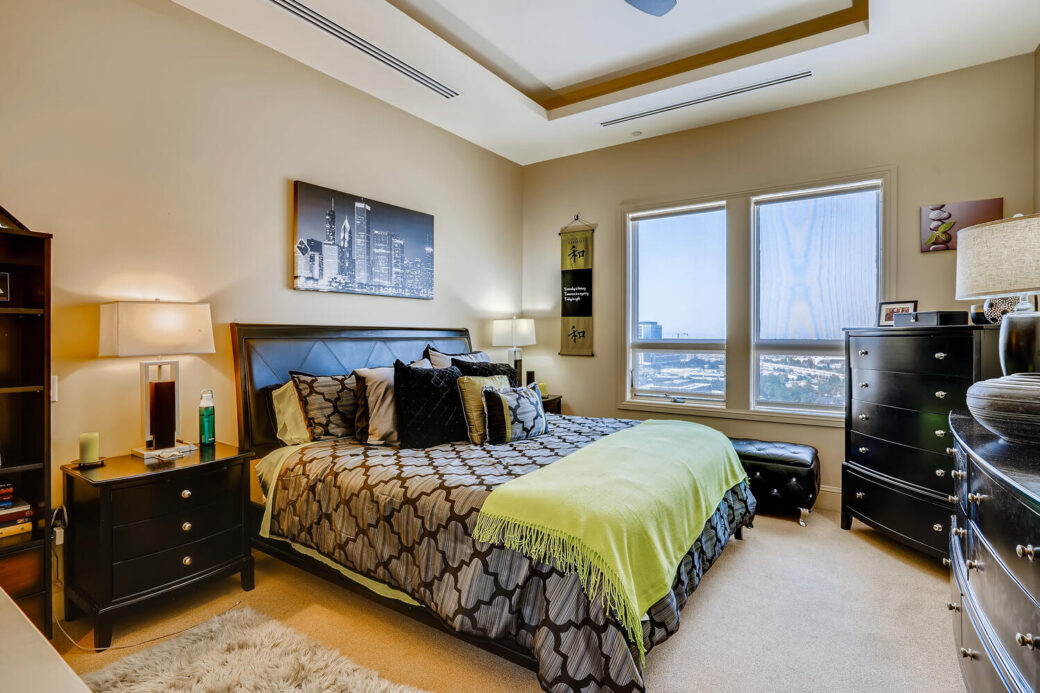 5455 Landamark Pl Unit 1016-large-015-015-Primary Bedroom-1500×1000-72dpi