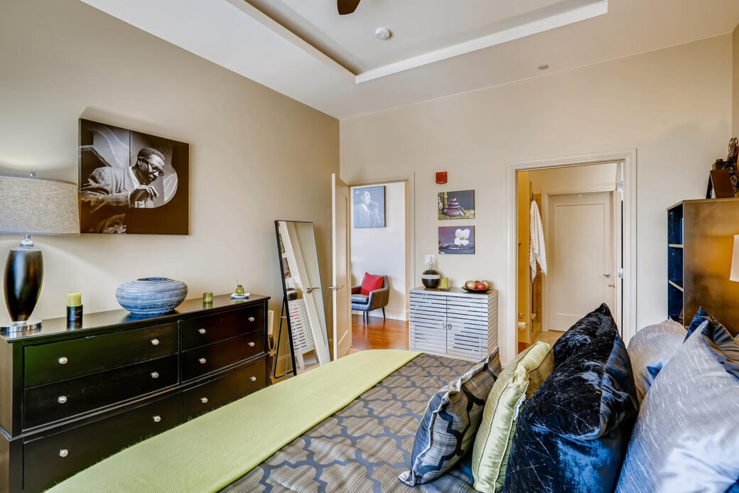 5455 Landamark Pl Unit 1016-large-016-024-Primary Bedroom-1500×1000-72dpi