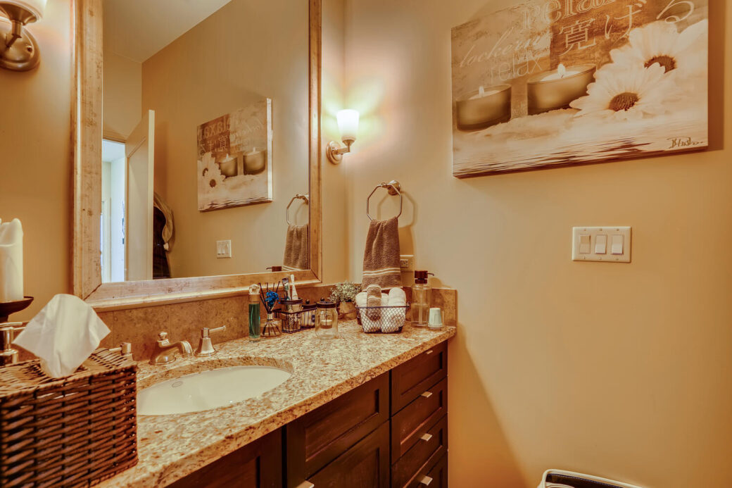 5455 Landamark Pl Unit 1016-large-020-013-Bathroom-1500×1000-72dpi