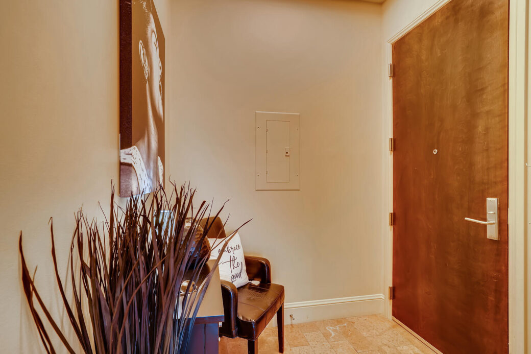 5455 Landamark Pl Unit 1016-large-022-020-Hallway-1500×1000-72dpi