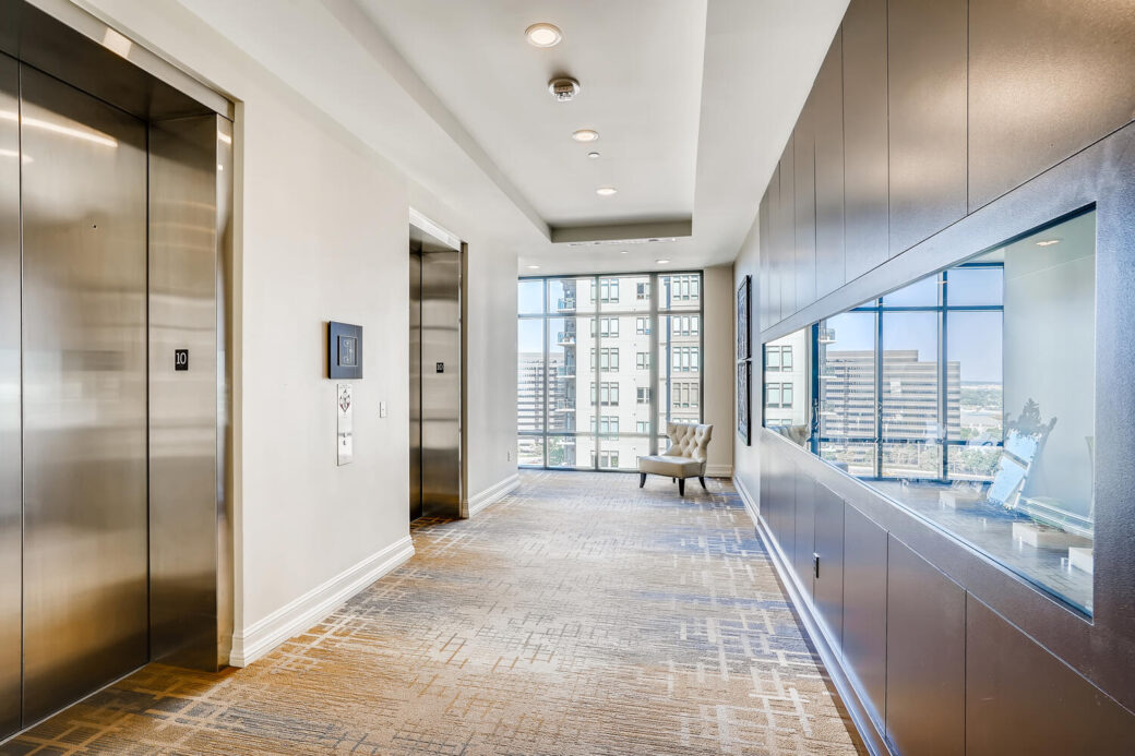 5455 Landamark Pl Unit 1016-large-023-027-Hallway-1500×1000-72dpi