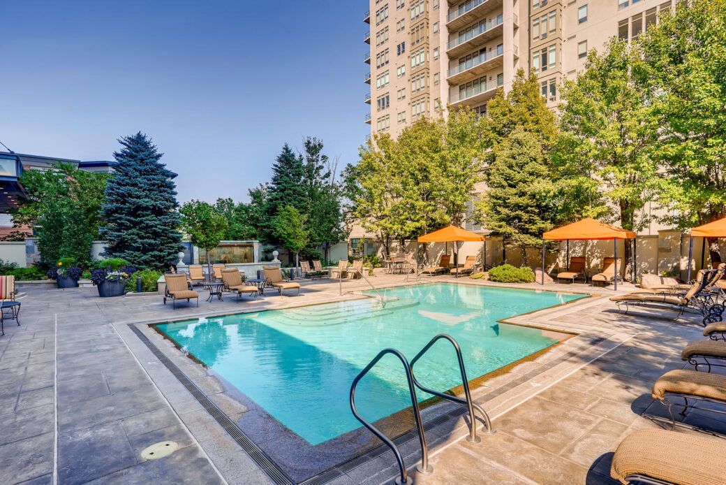 5455 Landamark Pl Unit 1016-large-026-026-Pool-1500×1000-72dpi