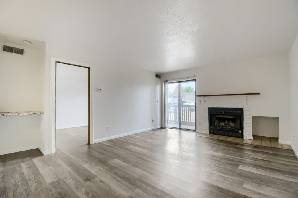 9670 Brentwood Way 103 – Web Quality – 002 – 02 Living Room