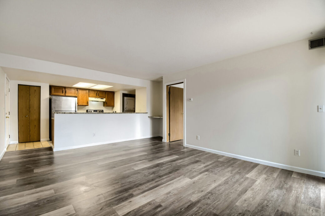 9670 Brentwood Way 103 – Web Quality – 004 – 04 Living Room