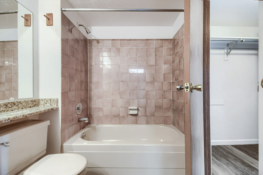 9670 Brentwood Way 103 – Web Quality – 016 – 16 Primary Bathroom